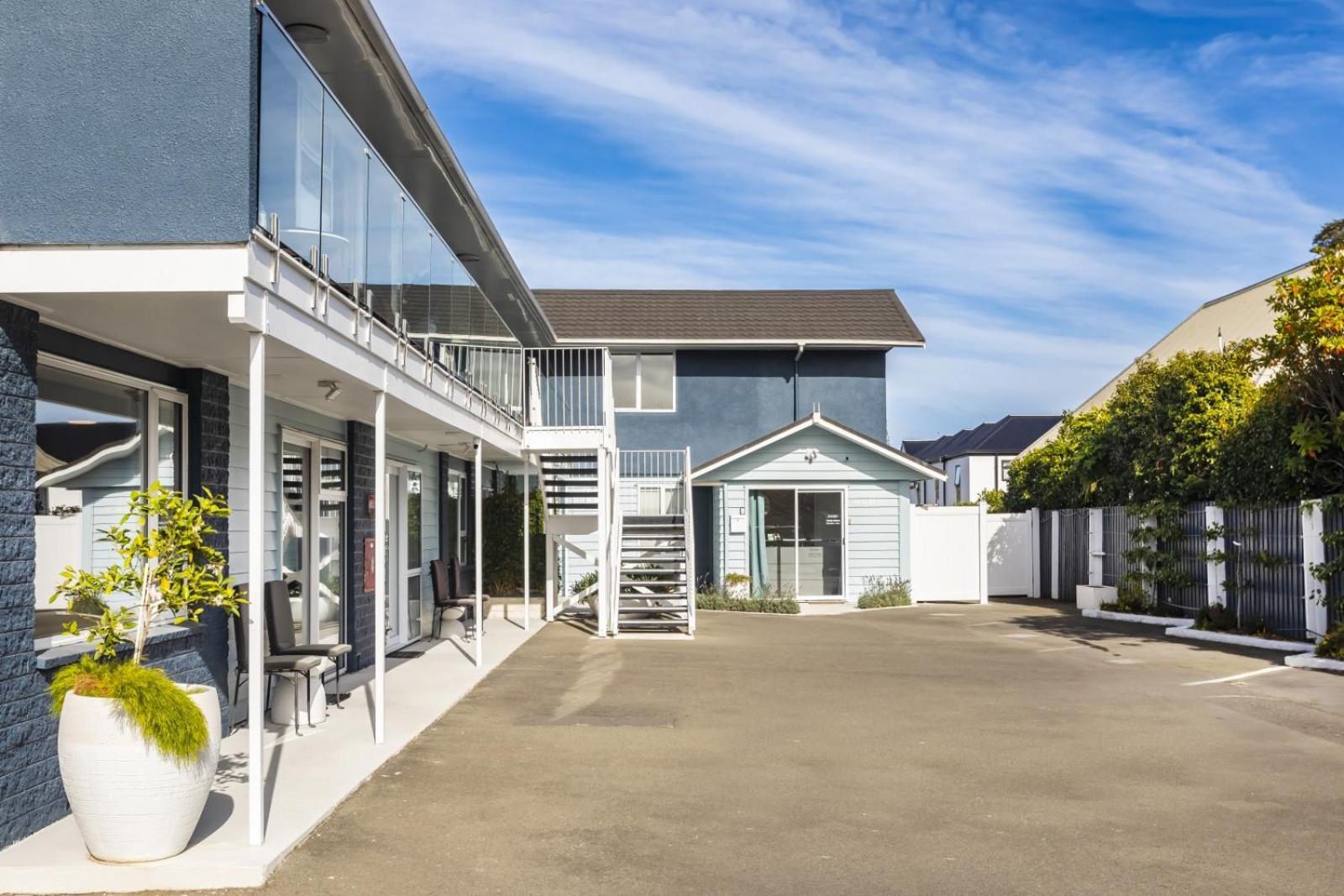 The Adelphi Motel Christchurch Exterior photo